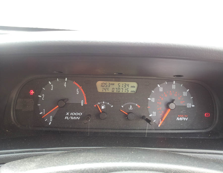 Nissan Terrano SVE TD speedometer